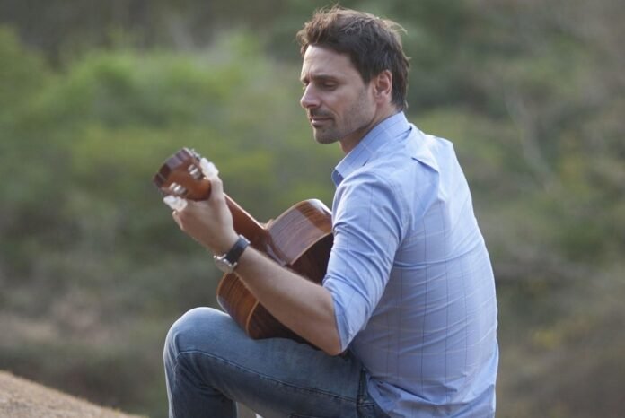 Murilo Rosa interpreta um cantor famoso em 'Vazio Coração' (Foto: Divulgação)