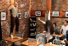 Vídeo viral divulga remake de ‘Carrie, a Estranha’ com pegadinha Viral para promover o remake de 'Carrie, a Estranha' vira sucesso instantâneo no YouTube