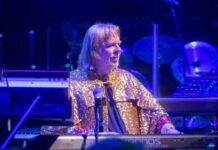 Rick Wakeman, ícone da banda Yes, faz cinco shows no Brasil em outubro Rick Wakeman, ícone da banda Yes, faz cinco shows no Brasil em outubro (Foto: Divulgação)