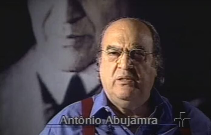 Ator e diretor Antônio Abujamra