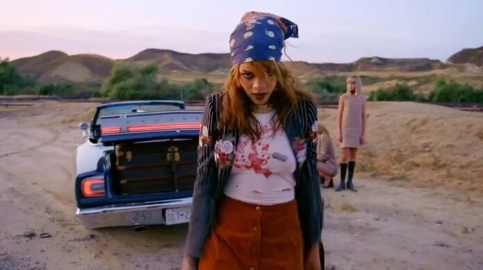 Cena do clipe 'Bitch Better Have My Money', de Rihanna (Foto: Reprodução)