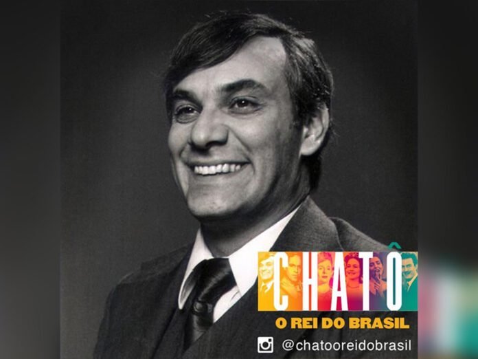 Marcos Ricca diverte no papel de Chatô. Filme é mais do que atual (Foto: Reprodução)