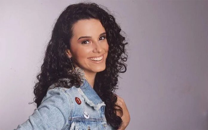 Aimée Espinosa conquista o espaço que tanto quis: vive a médica Gláucia em 'Apocalipse', seu primeiro papel na TV (Foto: Sergio Santonian/Divulgação)