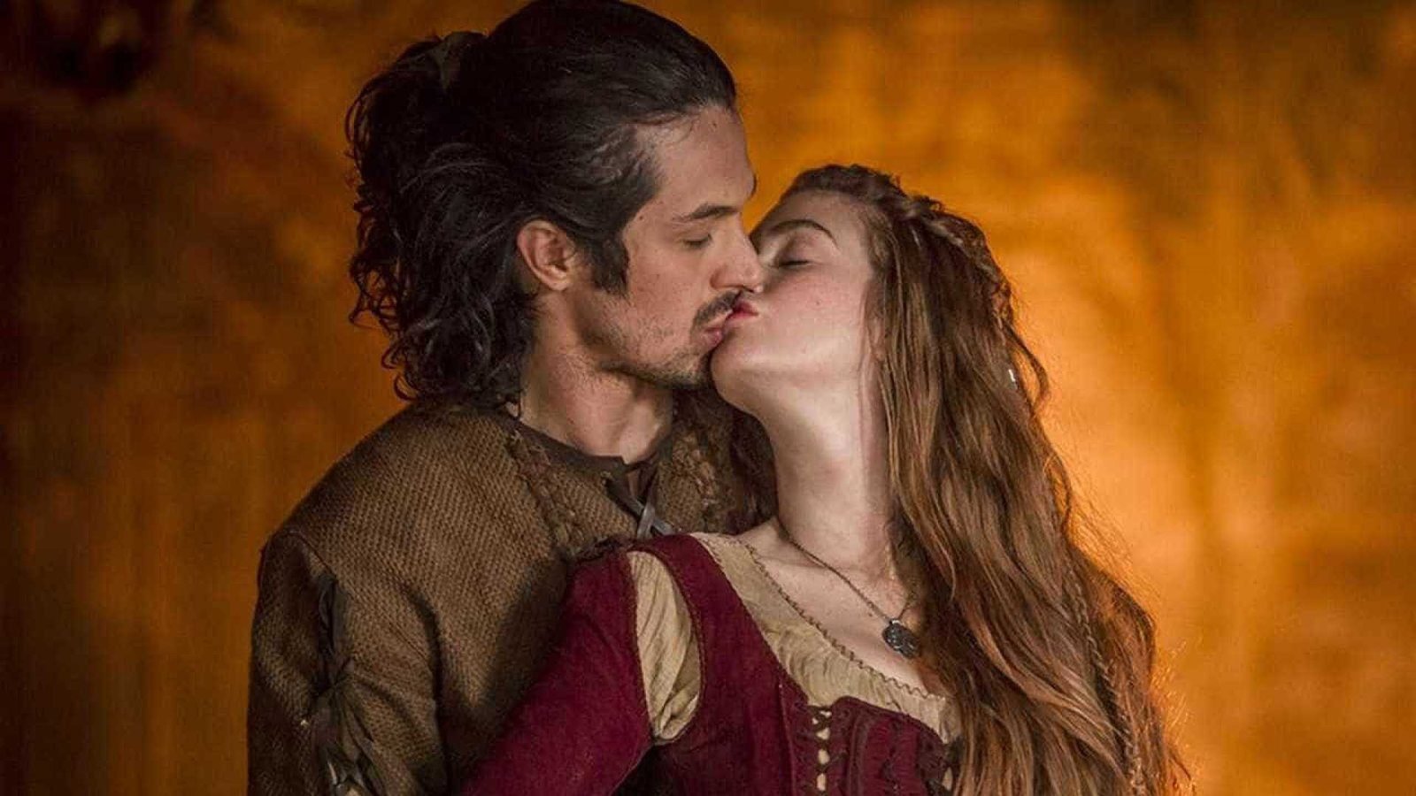 Rômulo Estrela e Marina Ruy Barbosa em "Deus Salve o Rei", novela da TV Globo (Foto: Divulgação/TV Globo)