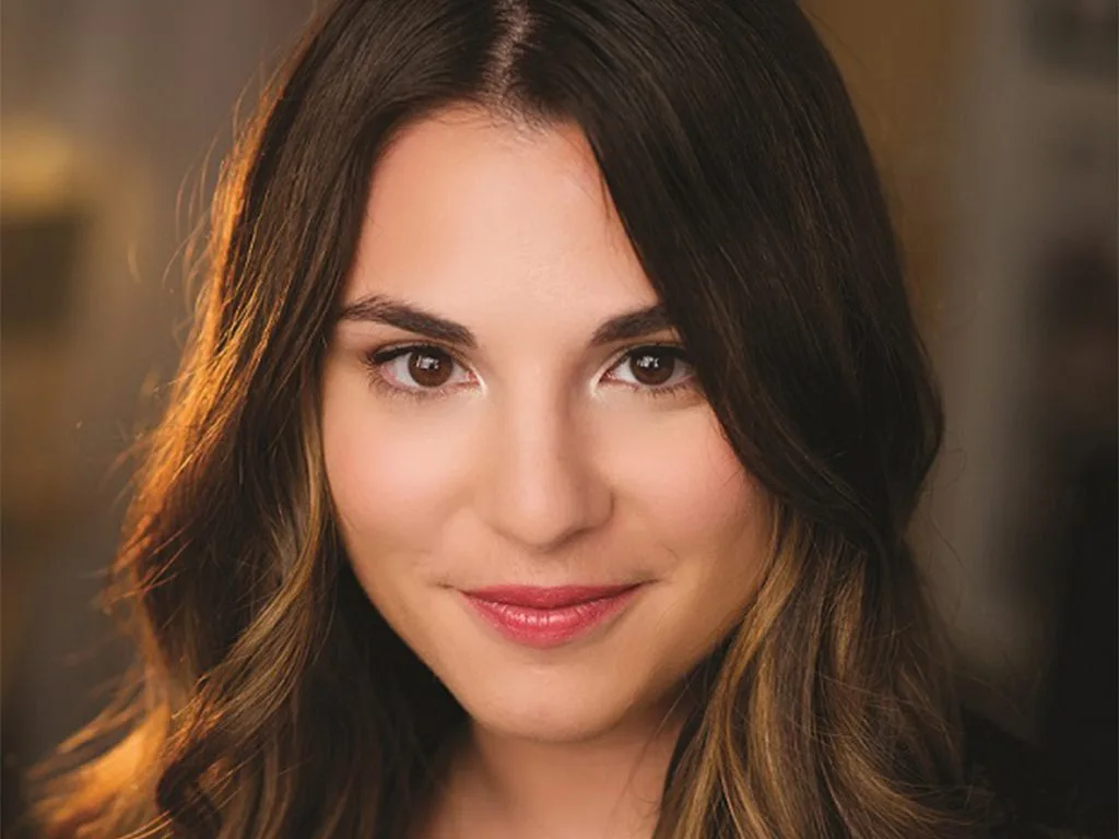 Victoria Aveyard (Foto: Divulgação)