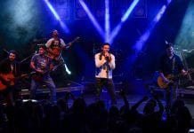 Mais do Mesmo: Banda cover da Legião Urbana faz tributo a Renato Russo Mais do Mesmo no show "22 anos sem Renato Russo" (Foto Divulgação)