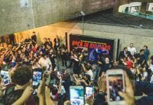 Capital Inicial agita metrô de São Paulo no esquenta para venda do Rock in Rio Card, no dia 12 Capital Inicial (Foto: Luiz Sontachi)