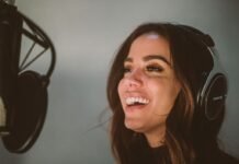 Anitta grava versão exclusiva de ‘Veneno’ e faz cover de Ariana Grande no Spotify Singles Anitta (Foto: Divulgação/Spotify)