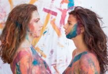 Espetáculo ‘Felizes Mortos’ propõe reflexão sobre comportamento da sociedade face à moral e à culpa Felizes Mortos (Foto: Divulgação/Priscila Jammal)