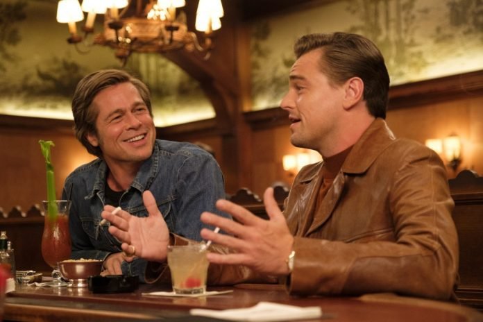 Brad Pitt e Leonardo DiCaprio em "Era Uma Vez... Em Hollywood" (Foto: Divulgação/Sony)