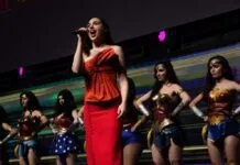 Warner divulga trailer de ‘Mulher-Maravilha 1984’ na CCXP19 Gal Gadot no painel da Warner durante a CCXP19 (Foto: André Moreira)