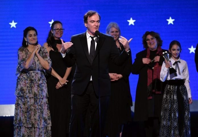 Shannon McIntosh, Janine Rath Thompson, Quentin Tarantino, Heba Thorisdottir, Barbara Ling e Julia Butters (Foto: Kevin Winter/Getty Images)