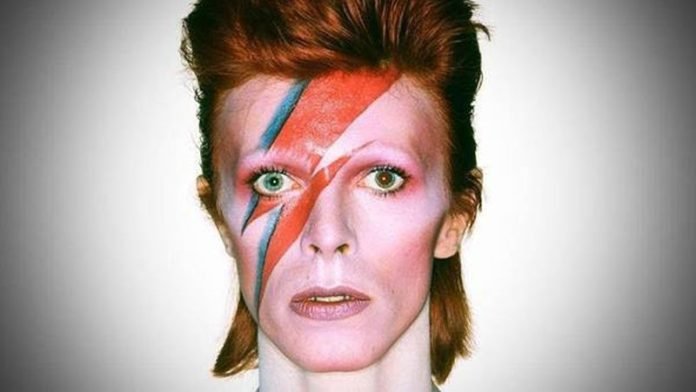 David Bowie em Ziggy Stardust (Foto: Divulgação)