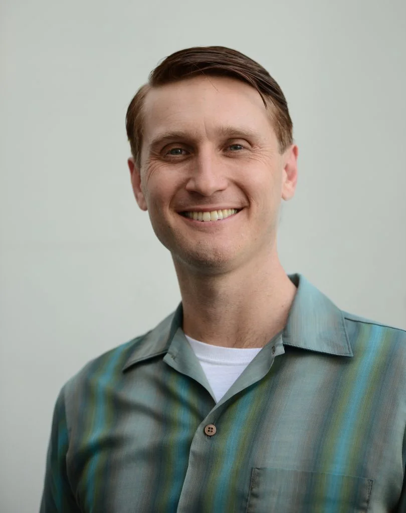 Aaron Staton interpreta Wally Schirra em "Os Eleitos"