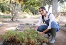 ‘Codex 632’: Deborah Secco estreia em sua primeira obra internacional Deborah Secco vive a personagem Constança na série "Codex 632" (Foto: Divulgação)