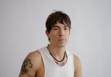 Di Ferrero lança o EP ‘7’ com três faixas e conceito introspectivo Di Ferrero apresenta EP '7' com músicas inéditas e visual imersivo