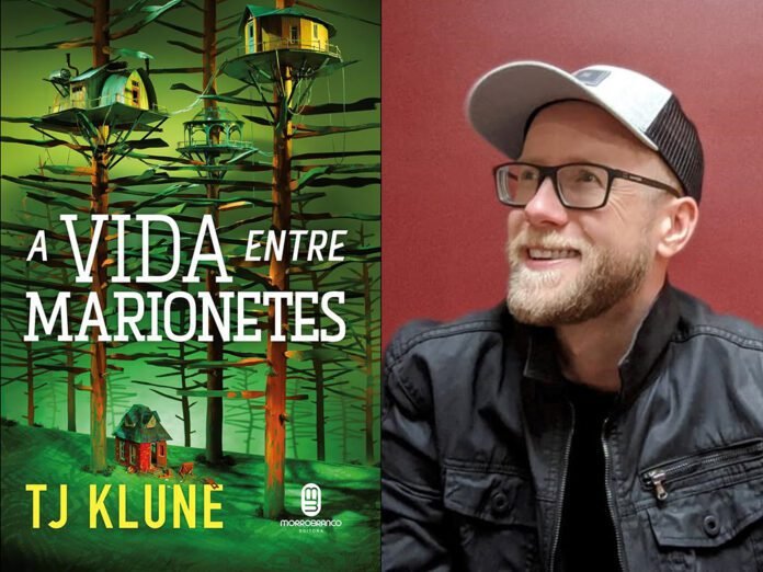 Novo livro de TJ Klune, ‘A Vida Entre Marionetes’, é lançado no Brasil (Foto: Alta Books/Morro Branco)