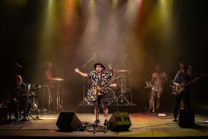 Mundo Livre S/A celebra 30 anos de estreia e lança álbum com 18 faixas (Foto: Matheus José Maria)