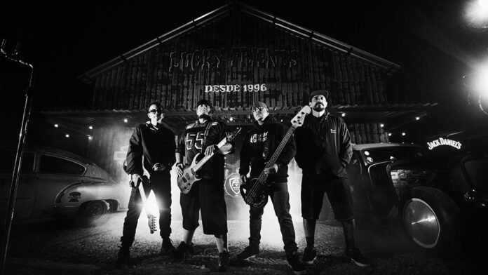 Raimundos lança 'XXX (DELUXXXE)' com participações especiais (Foto: Miguel Riveiro) Raimundos lança 'XXX (DELUXXXE)' com participações especiais (Foto: Miguel Riveiro)