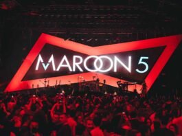 Maroon 5 abre Bud Live no Brasil em noite voltada aos fãs da banda Maroon 5 se apresenta no palco durante a estreia da Bud Live em São Paulo (Foto: Spotify)