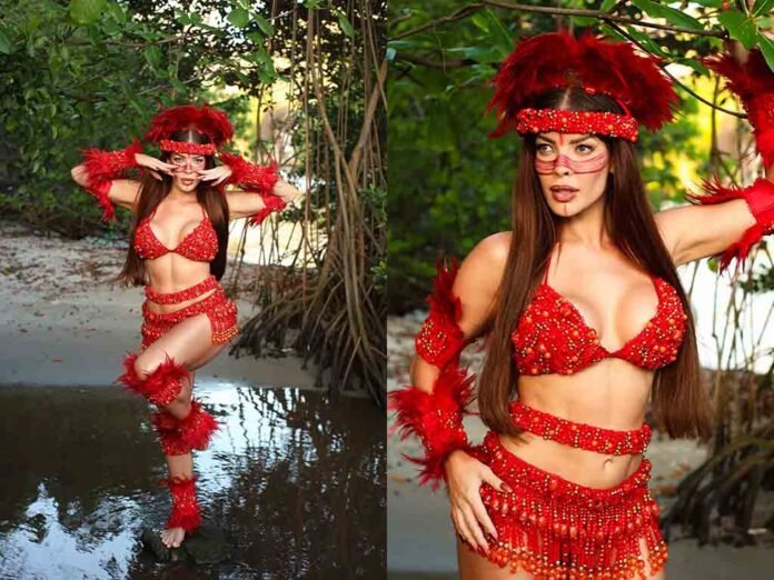 Jaquelline apresenta figurino indígena em mini desfile da Unidos de Padre Miguel no Rio (Foto: Wallace Ximenes)