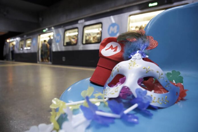 MetrôRio opera 24 horas no Carnaval até quarta-feira de Cinzas no Rio (Foto: Thiago Freitas)