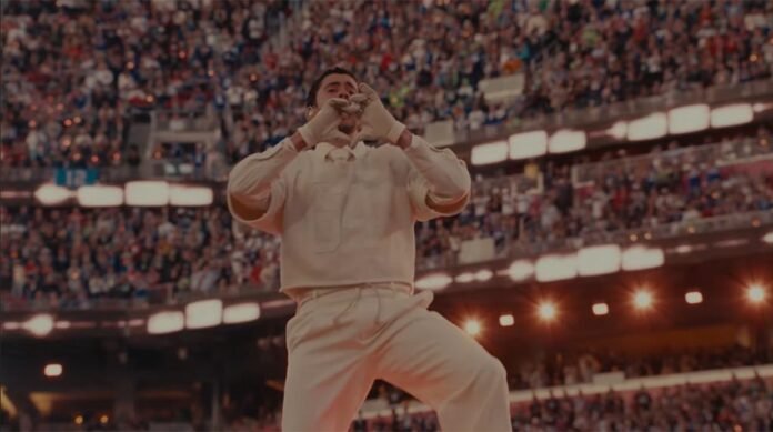 Show de Bad Bunny no Super Bowl traz símbolos e mensagens latinas (Foto: Reprodução/YouTube)