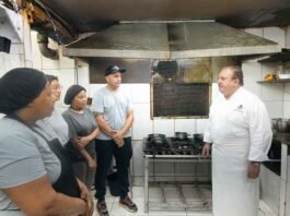 ‘Pesadelo na Cozinha’ mostra crise em bar de Belo Horizonte ‘Pesadelo na Cozinha’ expõe falhas em restaurante de MG (Foto: Caio Mvwaves/Band)