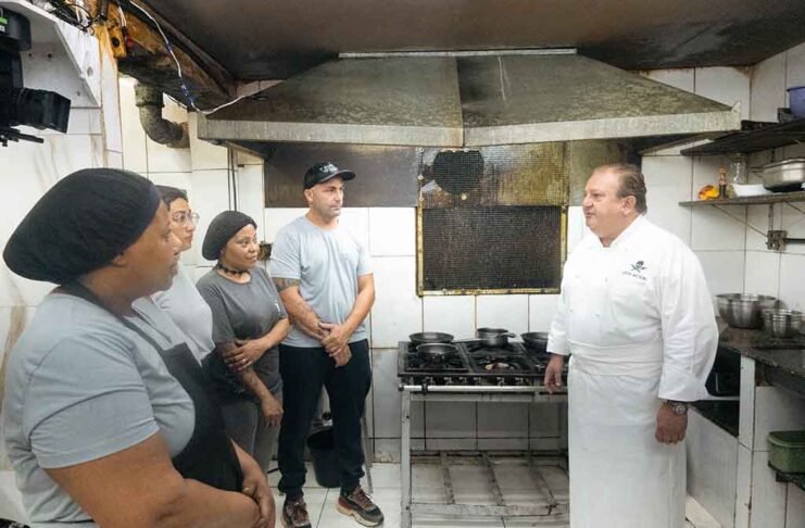 ‘Pesadelo na Cozinha’ expõe falhas em restaurante de MG (Foto: Caio Mvwaves/Band)