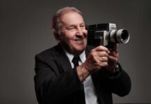 ‘Zico, o Samurai de Quintino’ revela acervo inédito do ídolo 'Zico, o Samurai de Quintino' revela acervo inédito do ídolo com imagens raras em Super 8 e preciosidades do acervo pessoal do ex-jogador (Foto: Catarina Ribeiro)