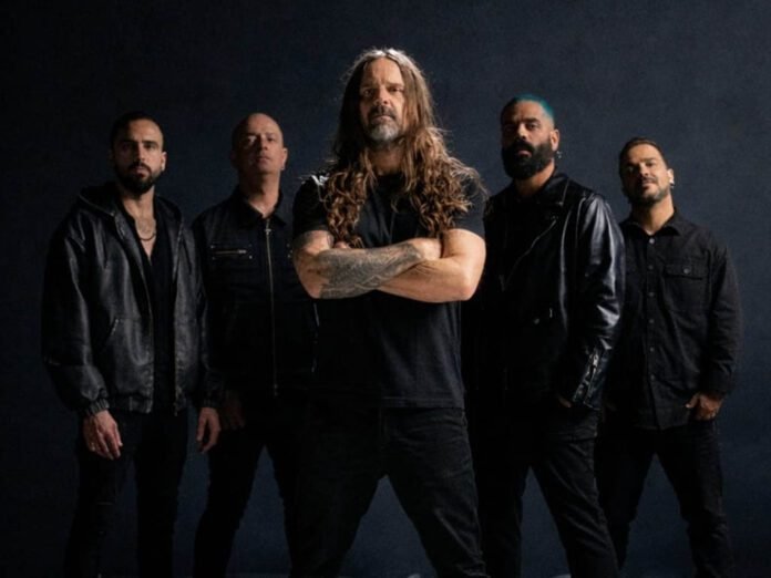Andreas Kisser participa do novo single 'Silent March', do Eminence (Foto: Felipe Cavalieri)