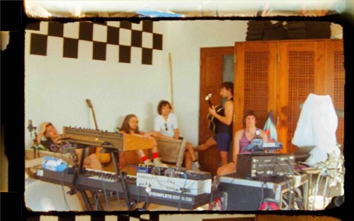 The Strokes lançam novo vídeo antes da chegada de 'Reality Awaits' (Foto: Divulgação)