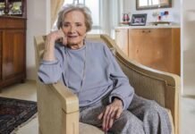 Morre Glória Menezes aos 91 anos; Globo exibe tributo à atriz Glória Menezes recebeu uma estrela na Calçada da Fama dos Estúdios Globo (Foto: Fábio Rocha/TV Globo)