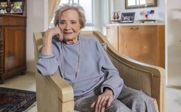 Morre Glória Menezes aos 91 anos; Globo exibe tributo à atriz Glória Menezes recebeu uma estrela na Calçada da Fama dos Estúdios Globo (Foto: Fábio Rocha/TV Globo)