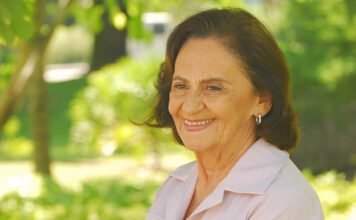 Morre Laura Cardoso aos 98 anos e Globo exibe especial ‘Tributo’ Laura Cardoso morreu aos 98 anos, em sua casa, em São Paulo (Foto: João Miguel Júnior/TV Globo)