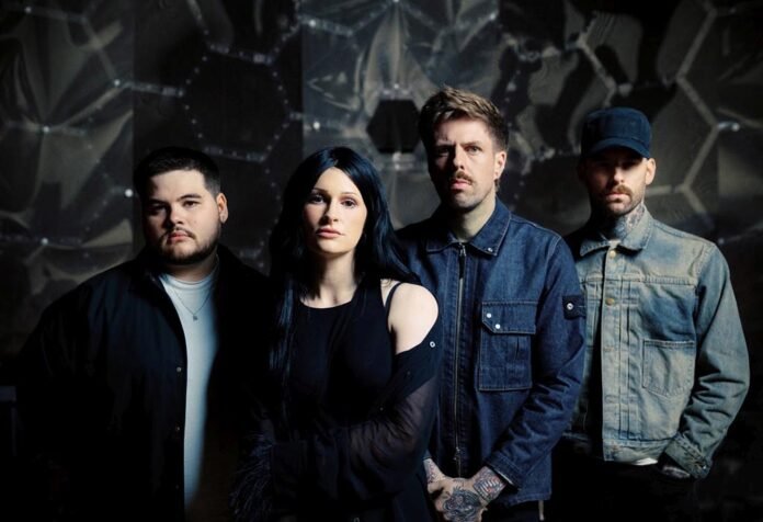 Courtney LaPlante assume os vocais do novo single 'Mourning' (Foto: Ana Massard)